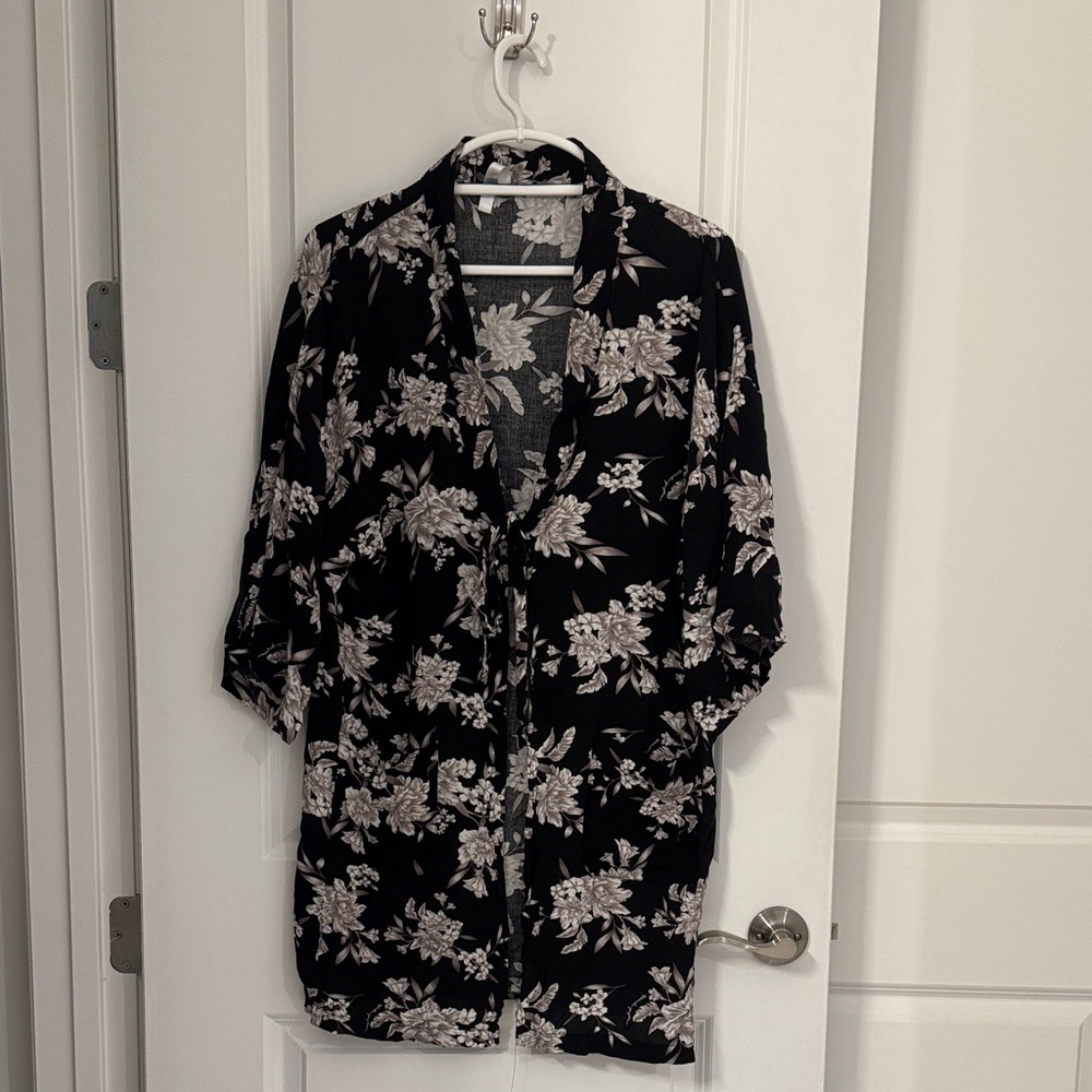 Floral Black and White womens robe